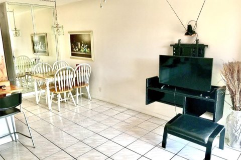 Copropriété à vendre à Hallandale Beach, Floride: 1 chambre, 58.06 m2 № 1921026 - photo 4