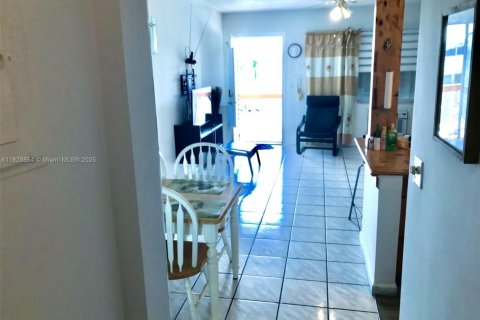 Copropriété à vendre à Hallandale Beach, Floride: 1 chambre, 58.06 m2 № 1921026 - photo 9