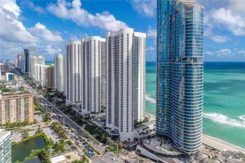 Condo in Sunny Isles Beach, Florida, 3 bedrooms  № 2068810 - photo 8