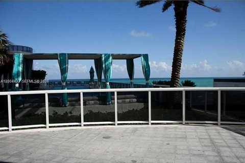 Condo in Sunny Isles Beach, Florida, 3 bedrooms  № 2068810