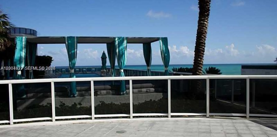 Condo in Sunny Isles Beach, Florida, 3 bedrooms  № 2068810