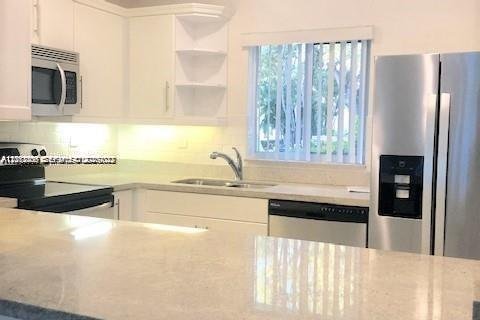 Villa ou maison à louer à Coral Gables, Floride: 3 chambres, 185.8 m2 № 2076353 - photo 5