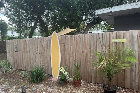 House in Saint Petersburg, Florida 4 bedrooms, 116.03 sq.m. № 1740764 - photo 30