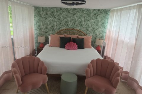House in Wilton Manors, Florida 3 bedrooms, 140.84 sq.m. № 1872354 - photo 25