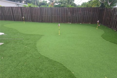 House in Wilton Manors, Florida 3 bedrooms, 140.84 sq.m. № 1872354 - photo 12