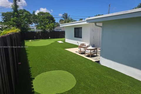 House in Wilton Manors, Florida 3 bedrooms, 140.84 sq.m. № 1872354 - photo 9