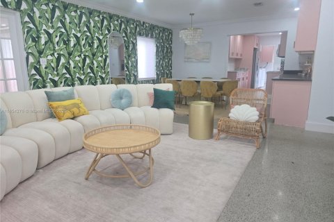 House in Wilton Manors, Florida 3 bedrooms, 140.84 sq.m. № 1872354 - photo 29