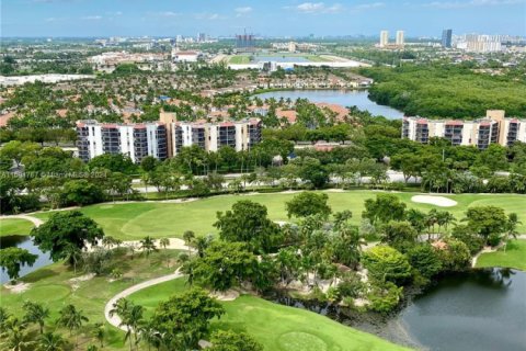 Купить кондоминиум в Авентура, Флорида 2 спальни, 107.49м2, № 1957836 - фото 13