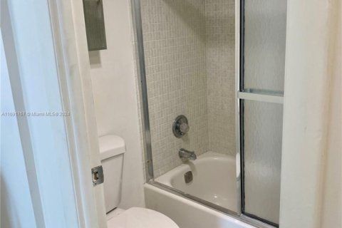 Купить кондоминиум в Авентура, Флорида 2 спальни, 107.49м2, № 1957836 - фото 8