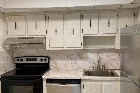 Купить кондоминиум в Авентура, Флорида 2 спальни, 107.49м2, № 1957836 - фото 15