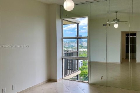 Купить кондоминиум в Авентура, Флорида 2 спальни, 107.49м2, № 1957836 - фото 5