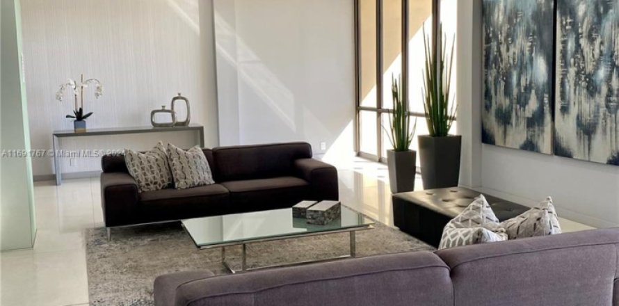 Кондоминиум с 2 спальнями в Авентура, Флорида № 1957836