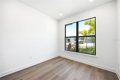 House in Apollo Beach, Florida 3 bedrooms, 167.41 sq.m. № 2200273 - photo 26