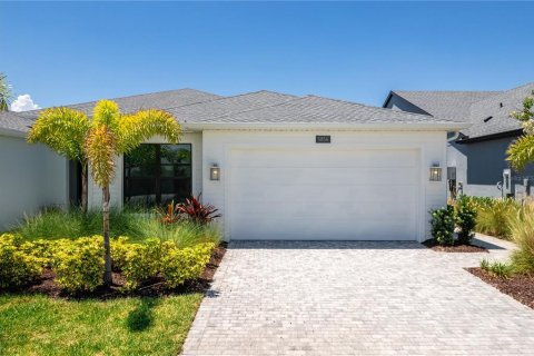 House in Apollo Beach, Florida 3 bedrooms, 167.41 sq.m. № 2200273 - photo 2