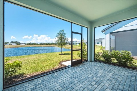 House in Apollo Beach, Florida 3 bedrooms, 167.41 sq.m. № 2200273 - photo 19