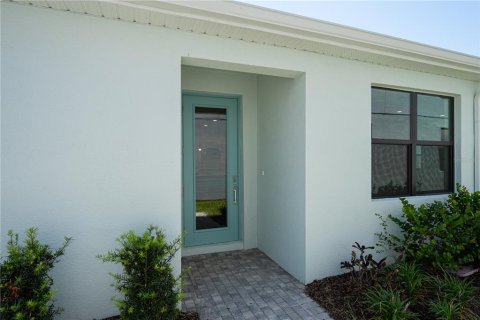 House in Apollo Beach, Florida 3 bedrooms, 167.41 sq.m. № 2200273 - photo 3