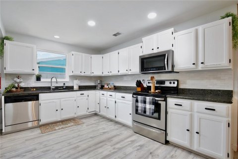 Villa ou maison à louer à Ormond Beach, Floride: 3 chambres, 129.78 m2 № 1919876 - photo 12