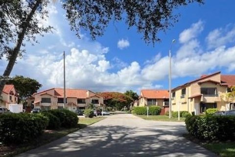 Adosado en venta en Miami, Florida, 2 dormitorios, 107.02 m2 № 1875740 - foto 4