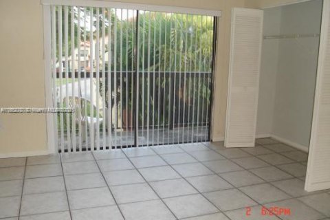 Adosado en venta en Miami, Florida, 2 dormitorios, 107.02 m2 № 1875740 - foto 25
