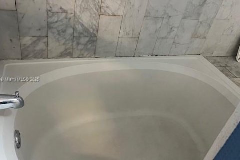 Adosado en venta en Miami, Florida, 2 dormitorios, 107.02 m2 № 1875740 - foto 17