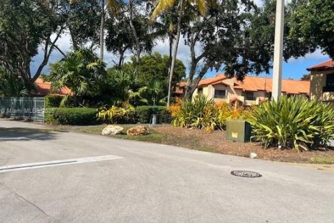 Townhouse in Miami, Florida 2 bedrooms, 107.02 sq.m. № 1875740 - photo 30