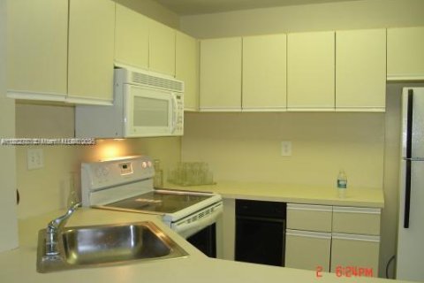Adosado en venta en Miami, Florida, 2 dormitorios, 107.02 m2 № 1875740 - foto 21
