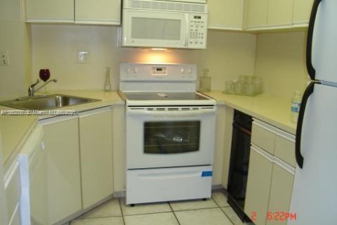 Adosado en venta en Miami, Florida, 2 dormitorios, 107.02 m2 № 1875740 - foto 22