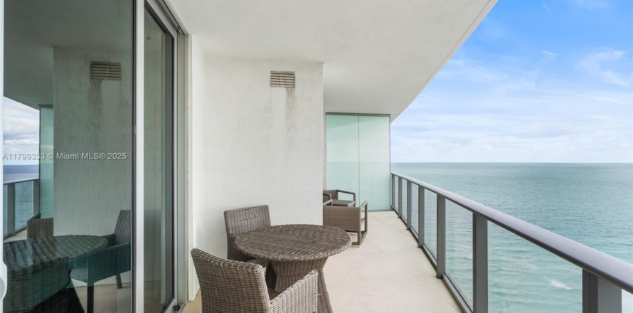 Condo à Hollywood, Floride, 1 chambre № 1959231