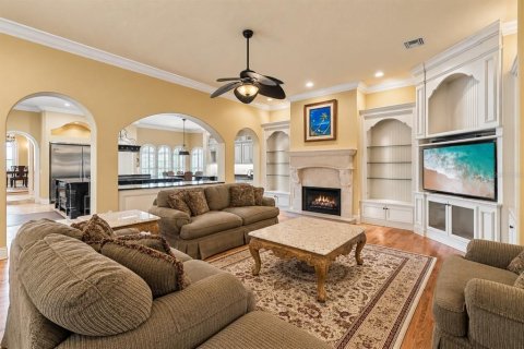 House in Clermont, Florida 5 bedrooms, 1128.3 sq.m. № 2296515 - photo 13