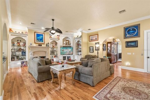House in Clermont, Florida 5 bedrooms, 1128.3 sq.m. № 2296515 - photo 14