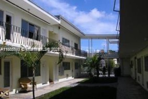 Снять в аренду кондоминиум в Майами-Бич, Флорида 1 спальня, 65.12м2, № 1932614 - фото 3