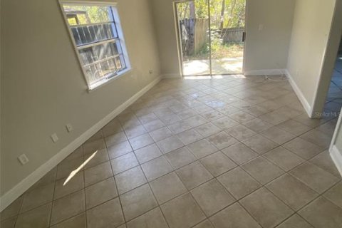 Villa ou maison à louer à Lutz, Floride: 2 chambres, 75.16 m2 № 2150555 - photo 11