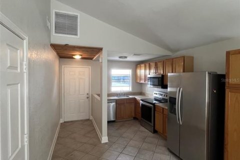 Villa ou maison à louer à Lutz, Floride: 2 chambres, 75.16 m2 № 2150555 - photo 6