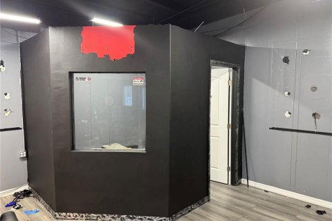 Снять в аренду коммерческую недвижимость в Апопка, Флорида 261.71м2, № 1834729 - фото 4