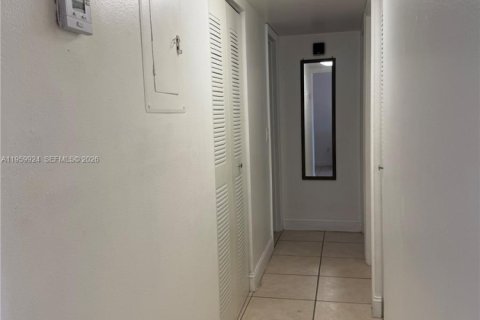 Купить кондоминиум в Хайалиа, Флорида 2 спальни, 82.68м2, № 2091248 - фото 7