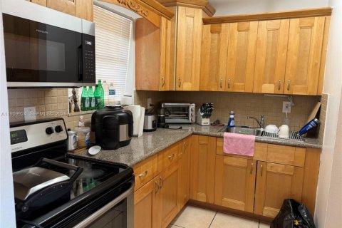 Купить кондоминиум в Хайалиа, Флорида 2 спальни, 82.68м2, № 2091248 - фото 3