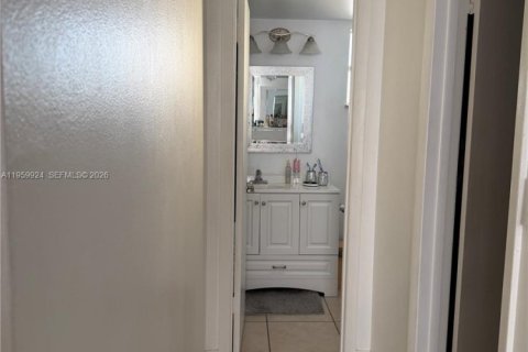 Купить кондоминиум в Хайалиа, Флорида 2 спальни, 82.68м2, № 2091248 - фото 13