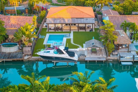 Casa en venta en Miami Beach, Florida, 4 dormitorios, 197.6 m2 № 1965015 - foto 30