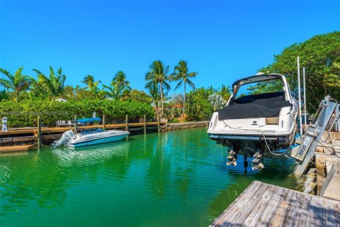 Casa en venta en Miami Beach, Florida, 4 dormitorios, 197.6 m2 № 1965015 - foto 8