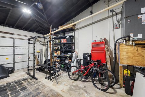 Casa en venta en Miami Beach, Florida, 4 dormitorios, 197.6 m2 № 1965015 - foto 27