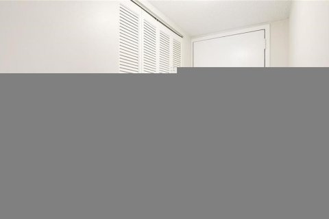 Condominio en alquiler en Bradenton, Florida, 2 dormitorios, 109.44 m2 № 1673931 - foto 3