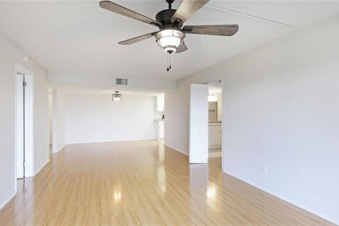 Condominio en alquiler en Bradenton, Florida, 2 dormitorios, 109.44 m2 № 1673931 - foto 7