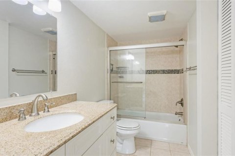 Condominio en alquiler en Bradenton, Florida, 2 dormitorios, 109.44 m2 № 1673931 - foto 19