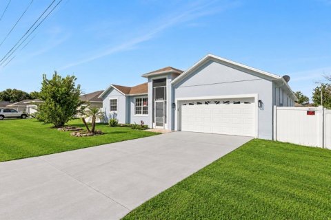 House in Kissimmee, Florida 3 bedrooms, 174.28 sq.m. № 2391487 - photo 13
