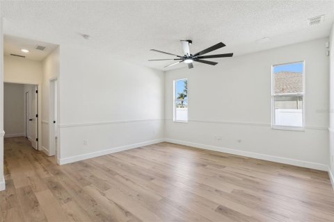 House in Kissimmee, Florida 3 bedrooms, 174.28 sq.m. № 2391487 - photo 4