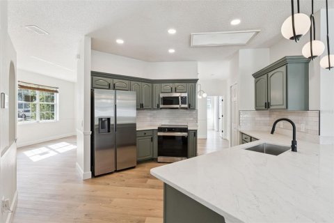 House in Kissimmee, Florida 3 bedrooms, 174.28 sq.m. № 2391487 - photo 25