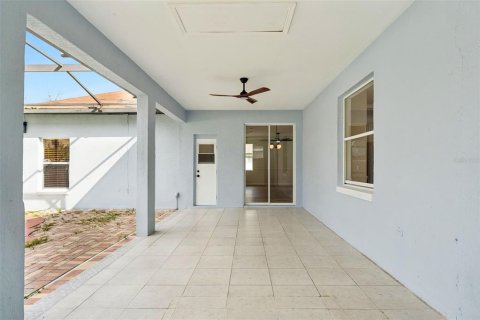 House in Kissimmee, Florida 3 bedrooms, 174.28 sq.m. № 2391487 - photo 10