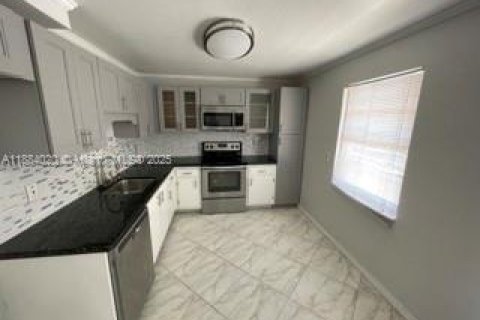 Condominio en alquiler en Pompano Beach, Florida, 3 dormitorios, 139.35 m2 № 1930951 - foto 4
