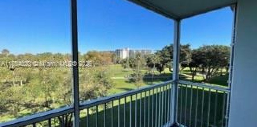 Condominio en Pompano Beach, Florida, 3 dormitorios № 1930951