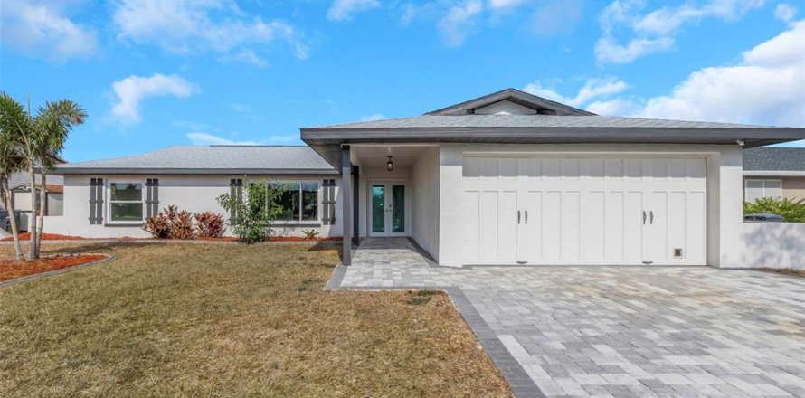 House in Apollo Beach, Florida 3 bedrooms, 136.94 sq.m. № 1742919